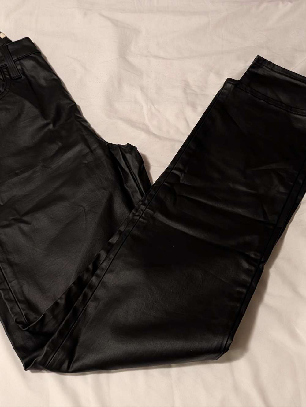 Levi's 724 Premium High Rise Straight Faux Leather Pants in Black 29x32 NWOT - Picture 3 of 16
